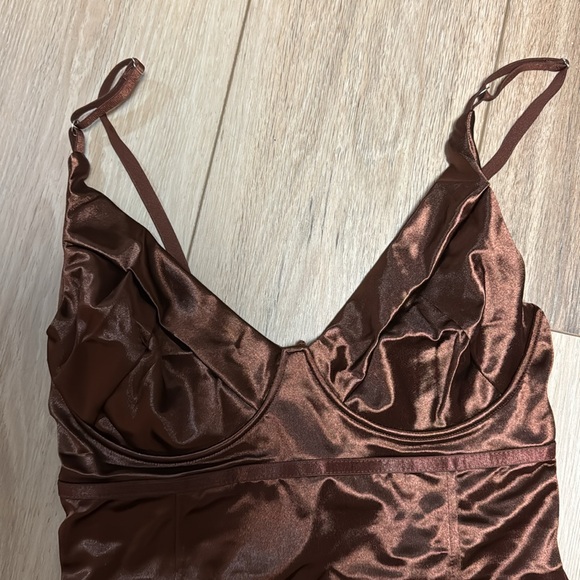Feelin girl XL NWOT SATINY COPPER COLOR UNDERWIRE BODY SUIT - Picture 4 of 6